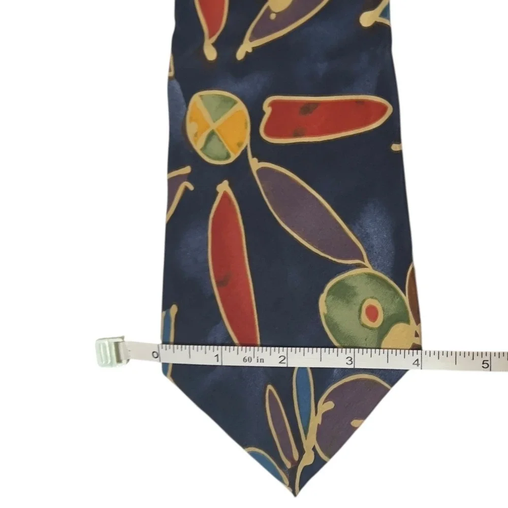 Vintage 417 by Van Heusen Silk Men's Necktie Abstract Blue Multi Floral Designer